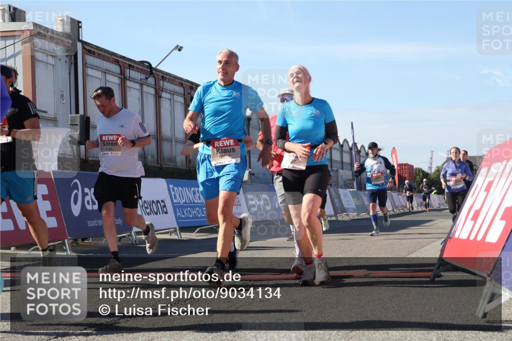 03.10.2025 - Köhlbrandbrückenlauf Luisa Fischer http://msf.ph/oto/9034134 03.10.2025 13:13:52 Ziel 4188, 4306, 4348, 4522, 4612, 4642, 4868, 5078, 5640, 5700, 5802, 5884, 5886, 6116, 6125, 6227, 6228, 6363, 6366, 6487, 6488, 6604, 6766 meine-sportfotos.de