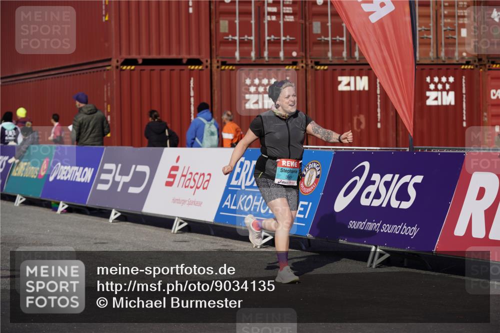 03.10.2025 - Köhlbrandbrückenlauf Michael Burmester http://msf.ph/oto/9034135 03.10.2025 10:42:59 Ziel 3649 meine-sportfotos.de