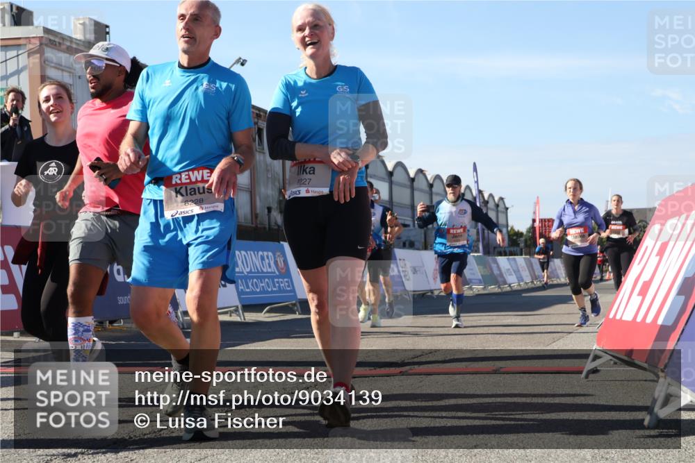 03.10.2025 - Köhlbrandbrückenlauf Luisa Fischer http://msf.ph/oto/9034139 03.10.2025 13:13:53 Ziel 4188, 4306, 4348, 4522, 4612, 4642, 4868, 5078, 5640, 5700, 5802, 5884, 5886, 6125, 6227, 6228, 6366, 6487, 6488, 6604, 6766 meine-sportfotos.de
