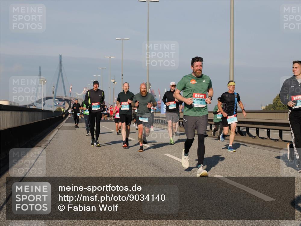 03.10.2025 - Köhlbrandbrückenlauf Fabian Wolf http://msf.ph/oto/9034140 03.10.2025 09:48:18 Position 3 1105, 121 meine-sportfotos.de