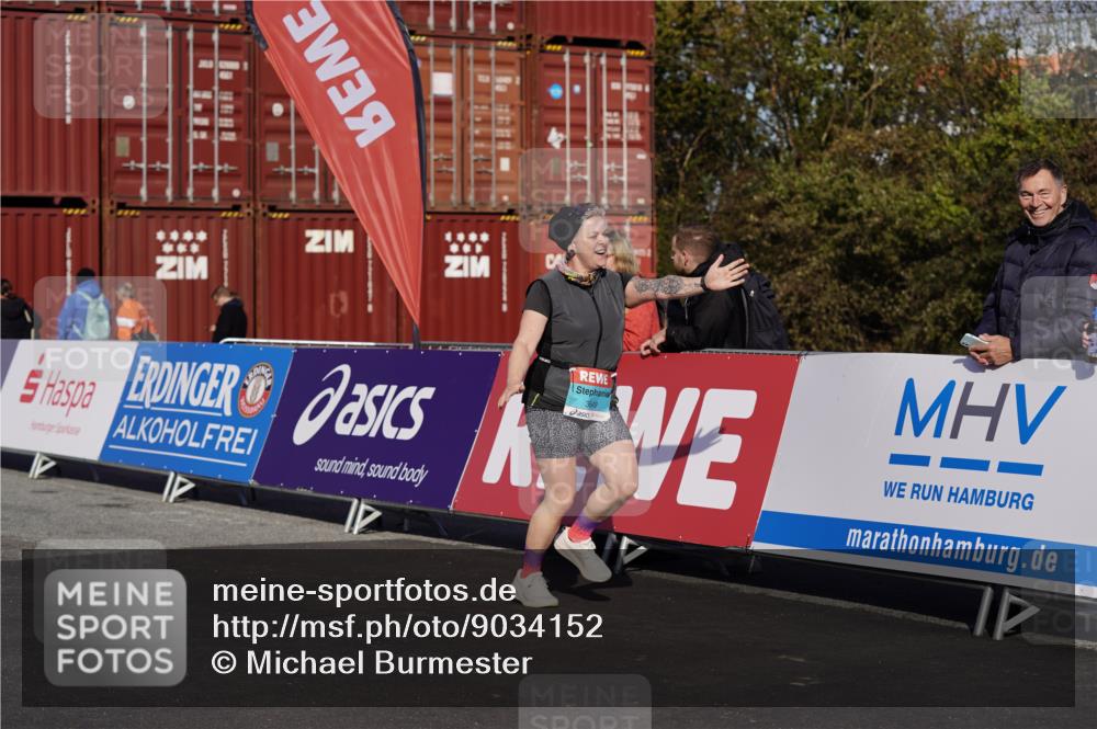 03.10.2025 - Köhlbrandbrückenlauf Michael Burmester http://msf.ph/oto/9034152 03.10.2025 10:42:59 Ziel 3649 meine-sportfotos.de