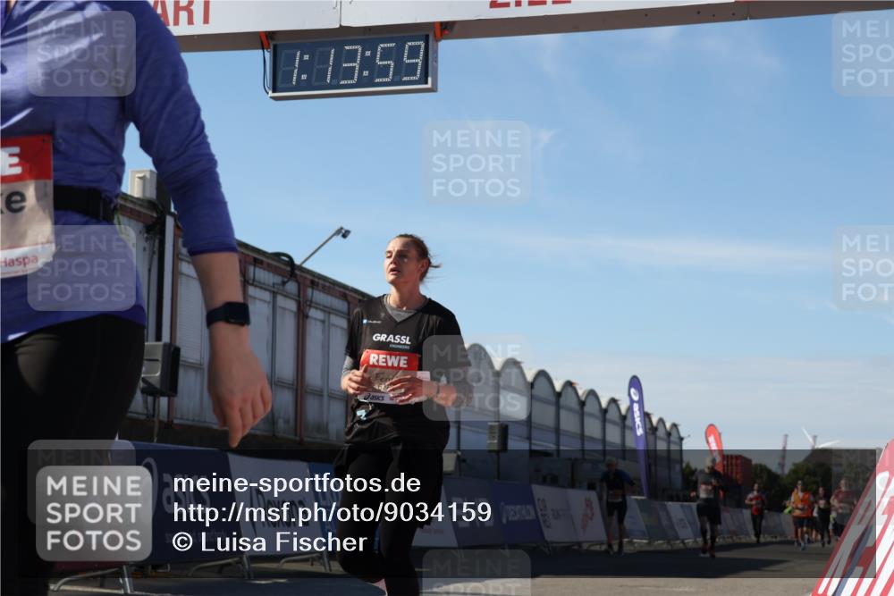 03.10.2025 - Köhlbrandbrückenlauf Luisa Fischer http://msf.ph/oto/9034159 03.10.2025 13:13:57 Ziel 4188, 4306, 4348, 4522, 4612, 4642, 4868, 5078, 5640, 5700, 5727, 6125, 6227, 6228, 6366, 6487, 6488, 6604, 6766 meine-sportfotos.de