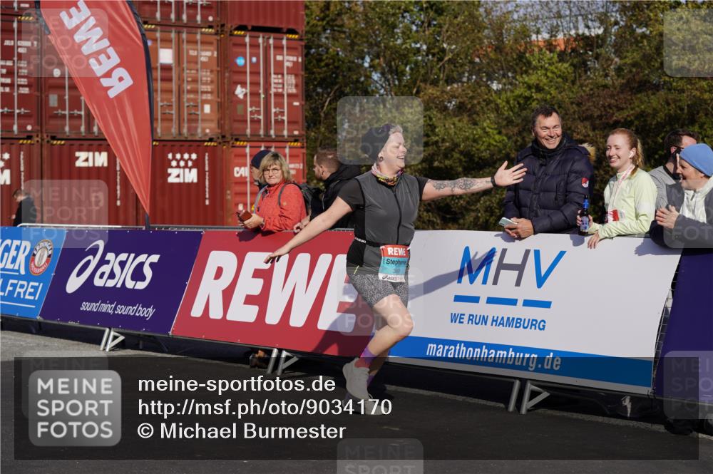 03.10.2025 - Köhlbrandbrückenlauf Michael Burmester http://msf.ph/oto/9034170 03.10.2025 10:43:00 Ziel 3649 meine-sportfotos.de