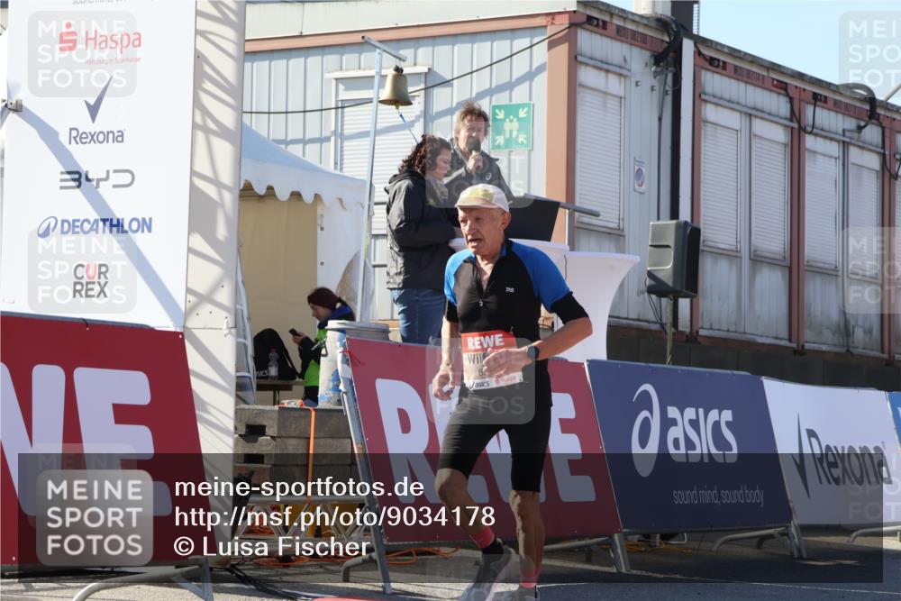 03.10.2025 - Köhlbrandbrückenlauf Luisa Fischer http://msf.ph/oto/9034178 03.10.2025 13:14:04 Ziel 4188, 4306, 4313, 4612, 4785, 4868, 5700, 5727, 6318, 6766 meine-sportfotos.de