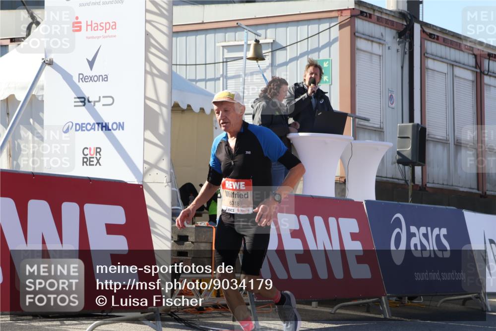 03.10.2025 - Köhlbrandbrückenlauf Luisa Fischer http://msf.ph/oto/9034179 03.10.2025 13:14:04 Ziel 4188, 4306, 4313, 4612, 4785, 4868, 5700, 5727, 6318, 6766 meine-sportfotos.de