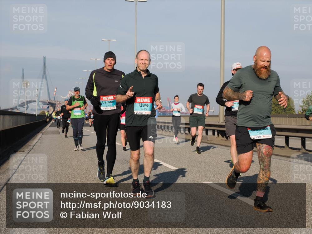 03.10.2025 - Köhlbrandbrückenlauf Fabian Wolf http://msf.ph/oto/9034183 03.10.2025 09:48:21 Position 3 3301, 1493, 1072 meine-sportfotos.de