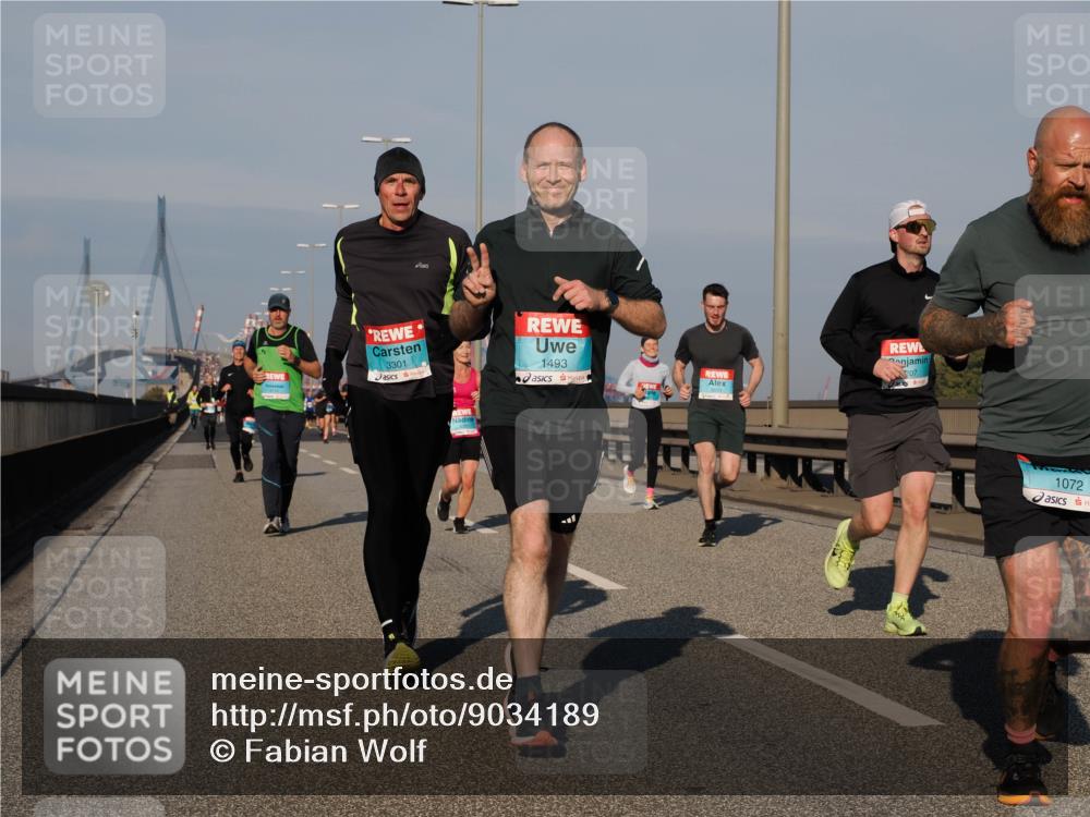 03.10.2025 - Köhlbrandbrückenlauf Fabian Wolf http://msf.ph/oto/9034189 03.10.2025 09:48:22 Position 3 3301, 1493, 207, 1072 meine-sportfotos.de