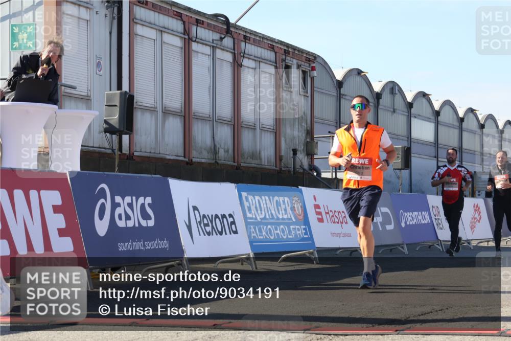 03.10.2025 - Köhlbrandbrückenlauf Luisa Fischer http://msf.ph/oto/9034191 03.10.2025 13:14:07 Ziel 4313, 4728, 4785, 4809, 4868, 5727, 6318, 6766 meine-sportfotos.de