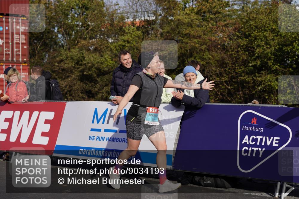 03.10.2025 - Köhlbrandbrückenlauf Michael Burmester http://msf.ph/oto/9034193 03.10.2025 10:43:00 Ziel 3649 meine-sportfotos.de