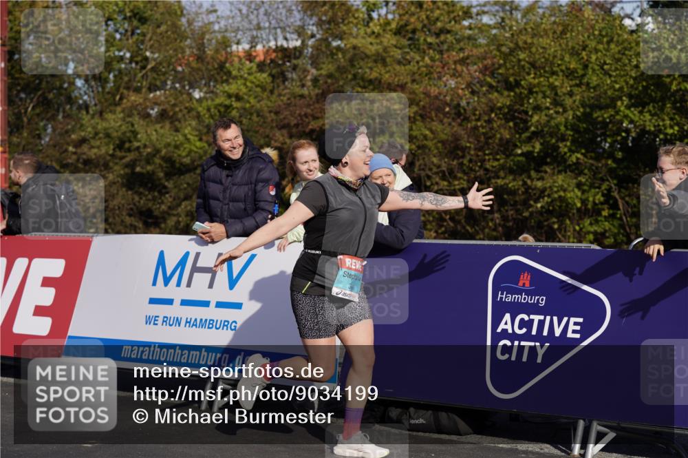 03.10.2025 - Köhlbrandbrückenlauf Michael Burmester http://msf.ph/oto/9034199 03.10.2025 10:43:00 Ziel 3649 meine-sportfotos.de
