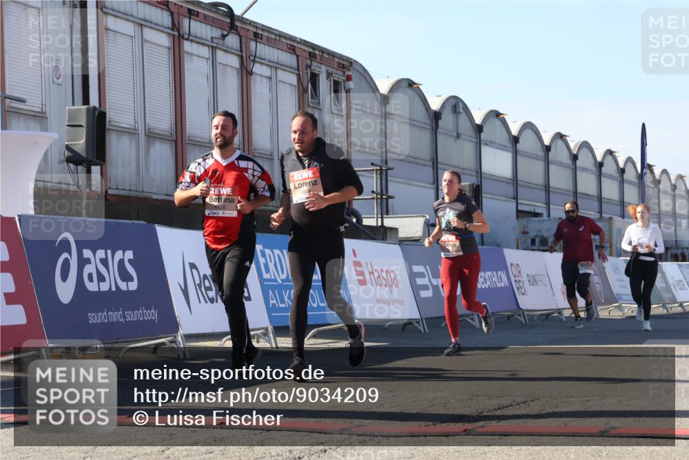03.10.2025 - Köhlbrandbrückenlauf Luisa Fischer http://msf.ph/oto/9034209 03.10.2025 13:14:10 Ziel 4313, 4437, 4641, 4728, 4785, 4809, 5727, 6318, 6418, 6735 meine-sportfotos.de