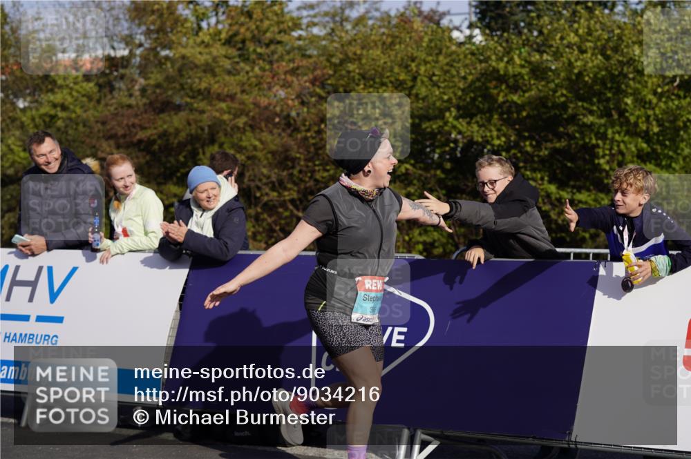 03.10.2025 - Köhlbrandbrückenlauf Michael Burmester http://msf.ph/oto/9034216 03.10.2025 10:43:01 Ziel 3649 meine-sportfotos.de