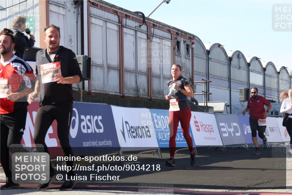 03.10.2025 - Köhlbrandbrückenlauf Luisa Fischer http://msf.ph/oto/9034218 03.10.2025 13:14:12 Ziel 4313, 4437, 4569, 4641, 4728, 4776, 4785, 4809, 4888, 5727, 6318, 6327, 6418, 6735 meine-sportfotos.de