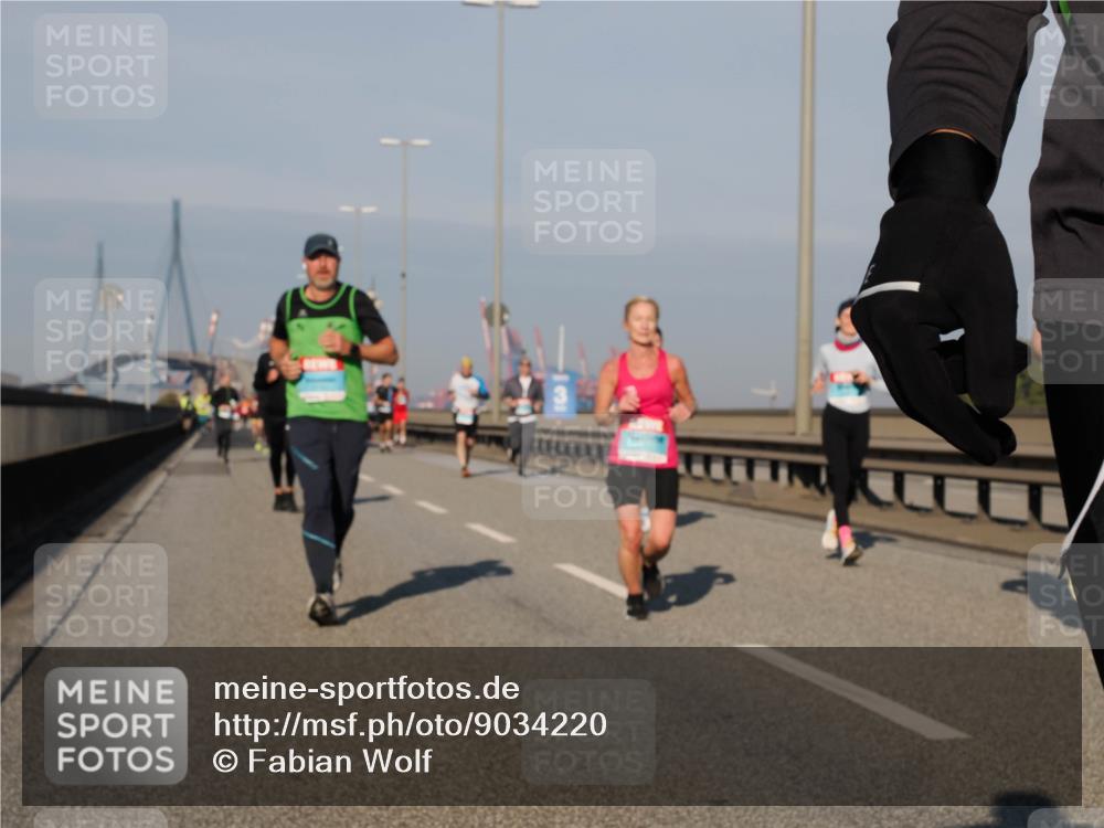 03.10.2025 - Köhlbrandbrückenlauf Fabian Wolf http://msf.ph/oto/9034220 03.10.2025 09:48:24 Position 3  meine-sportfotos.de