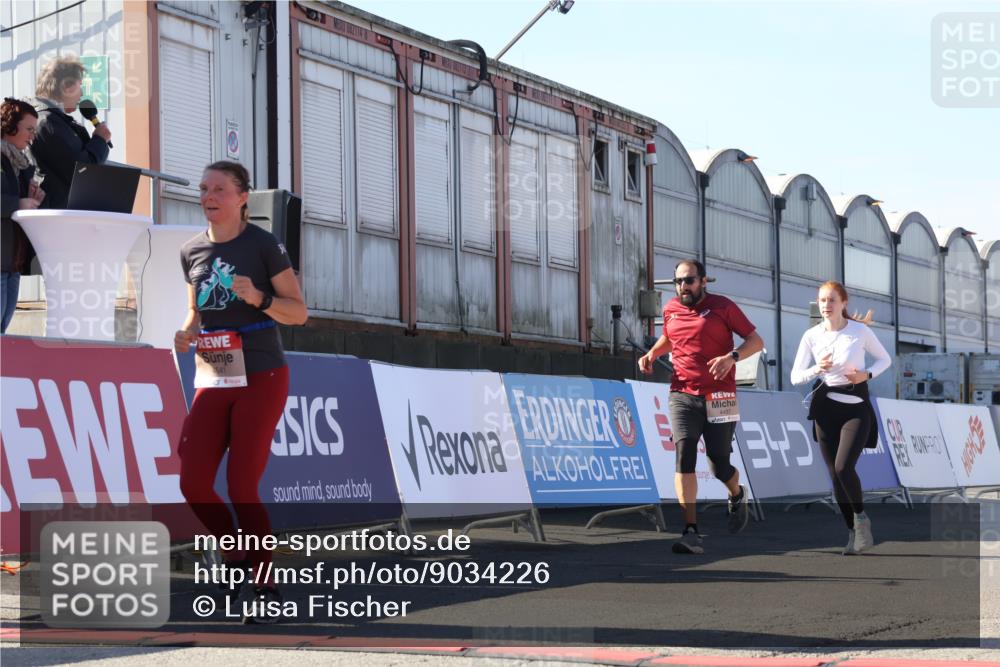 03.10.2025 - Köhlbrandbrückenlauf Luisa Fischer http://msf.ph/oto/9034226 03.10.2025 13:14:13 Ziel 4313, 4437, 4569, 4641, 4728, 4776, 4785, 4809, 4888, 5282, 5727, 6318, 6327, 6418, 6735 meine-sportfotos.de