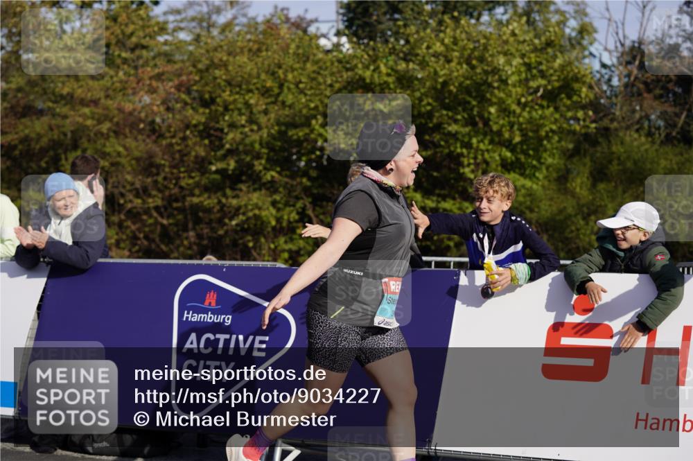 03.10.2025 - Köhlbrandbrückenlauf Michael Burmester http://msf.ph/oto/9034227 03.10.2025 10:43:01 Ziel 3649 meine-sportfotos.de