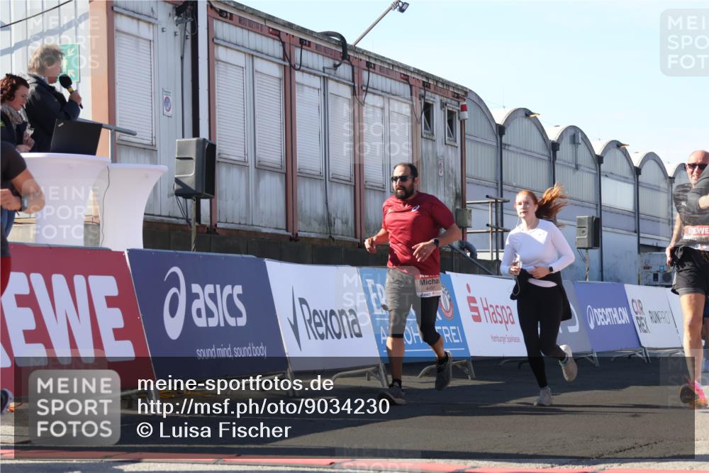 03.10.2025 - Köhlbrandbrückenlauf Luisa Fischer http://msf.ph/oto/9034230 03.10.2025 13:14:14 Ziel 4313, 4437, 4569, 4641, 4728, 4776, 4785, 4809, 4888, 5282, 6318, 6327, 6418, 6735 meine-sportfotos.de