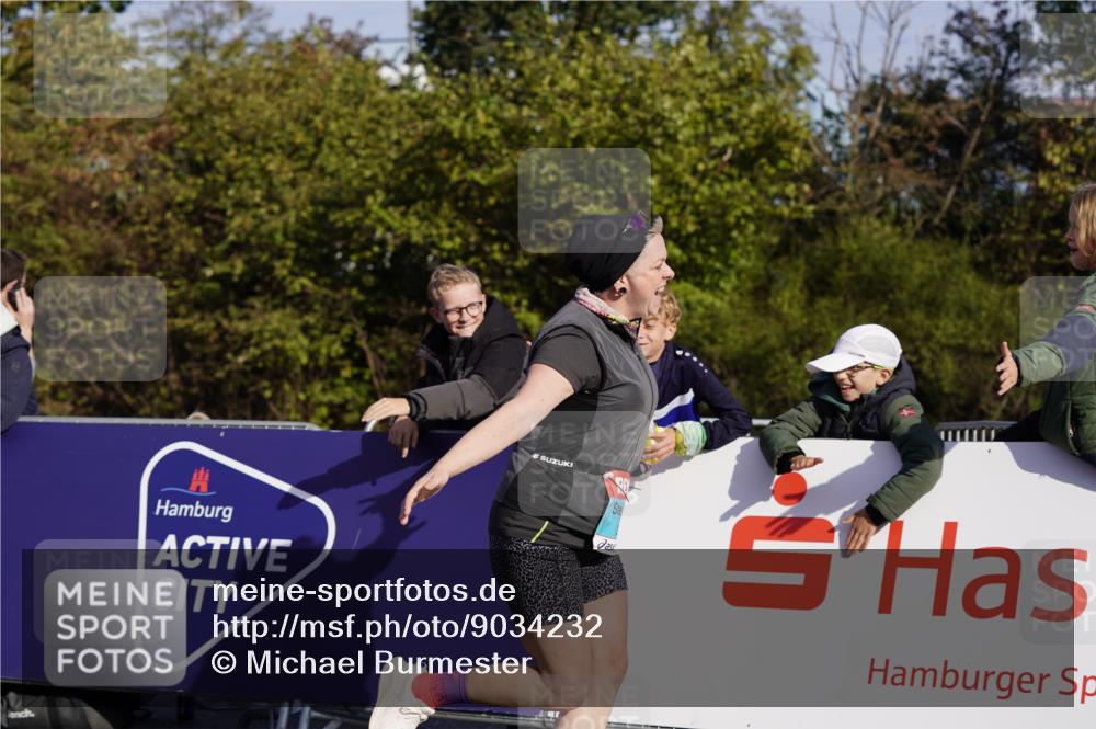 03.10.2025 - Köhlbrandbrückenlauf Michael Burmester http://msf.ph/oto/9034232 03.10.2025 10:43:01 Ziel 3649 meine-sportfotos.de