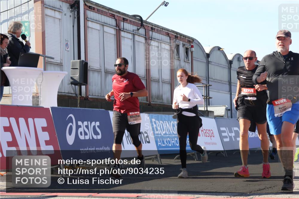 03.10.2025 - Köhlbrandbrückenlauf Luisa Fischer http://msf.ph/oto/9034235 03.10.2025 13:14:14 Ziel 4313, 4437, 4569, 4641, 4728, 4776, 4785, 4809, 4888, 5282, 6318, 6327, 6418, 6735 meine-sportfotos.de
