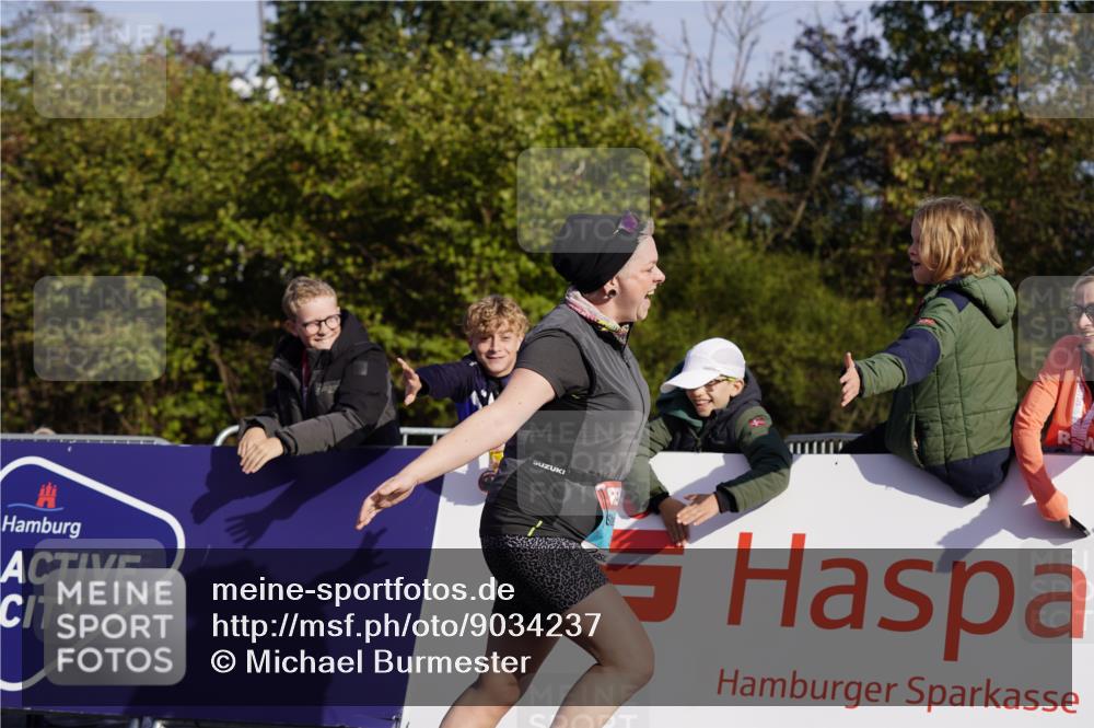 03.10.2025 - Köhlbrandbrückenlauf Michael Burmester http://msf.ph/oto/9034237 03.10.2025 10:43:01 Ziel 3649 meine-sportfotos.de