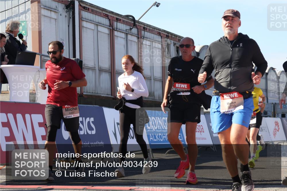 03.10.2025 - Köhlbrandbrückenlauf Luisa Fischer http://msf.ph/oto/9034239 03.10.2025 13:14:15 Ziel 4313, 4437, 4569, 4641, 4728, 4776, 4785, 4809, 4888, 5282, 6327, 6418, 6735 meine-sportfotos.de