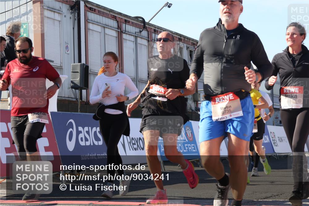 03.10.2025 - Köhlbrandbrückenlauf Luisa Fischer http://msf.ph/oto/9034241 03.10.2025 13:14:15 Ziel 4313, 4437, 4569, 4641, 4728, 4776, 4785, 4809, 4888, 5282, 6327, 6418, 6735 meine-sportfotos.de