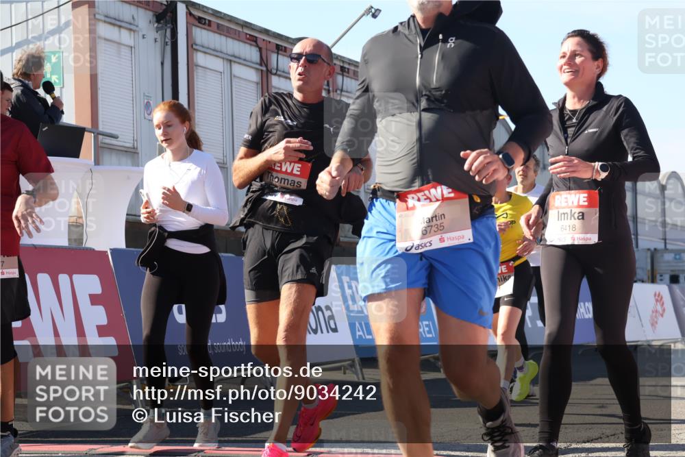 03.10.2025 - Köhlbrandbrückenlauf Luisa Fischer http://msf.ph/oto/9034242 03.10.2025 13:14:16 Ziel 4313, 4437, 4569, 4641, 4728, 4776, 4785, 4809, 4888, 5282, 6327, 6418, 6735 meine-sportfotos.de