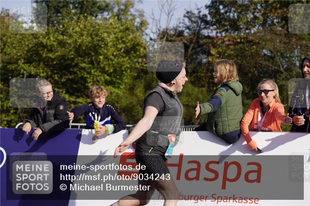 03.10.2025 - Köhlbrandbrückenlauf Michael Burmester http://msf.ph/oto/9034243 03.10.2025 10:43:01 Ziel 3649 meine-sportfotos.de