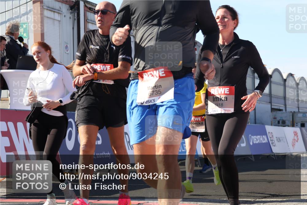 03.10.2025 - Köhlbrandbrückenlauf Luisa Fischer http://msf.ph/oto/9034245 03.10.2025 13:14:16 Ziel 4313, 4437, 4569, 4641, 4728, 4776, 4785, 4809, 4888, 5282, 6327, 6418, 6735 meine-sportfotos.de