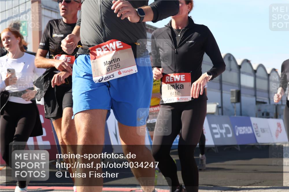 03.10.2025 - Köhlbrandbrückenlauf Luisa Fischer http://msf.ph/oto/9034247 03.10.2025 13:14:16 Ziel 4313, 4437, 4569, 4641, 4728, 4776, 4785, 4809, 4888, 5282, 6327, 6418, 6735 meine-sportfotos.de