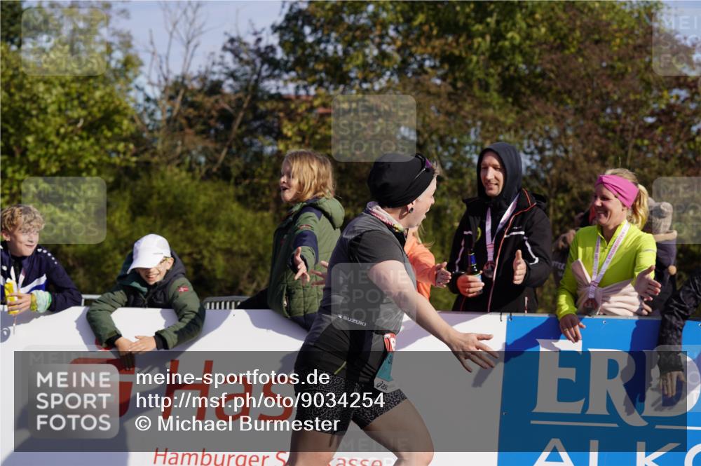 03.10.2025 - Köhlbrandbrückenlauf Michael Burmester http://msf.ph/oto/9034254 03.10.2025 10:43:01 Ziel 3649 meine-sportfotos.de