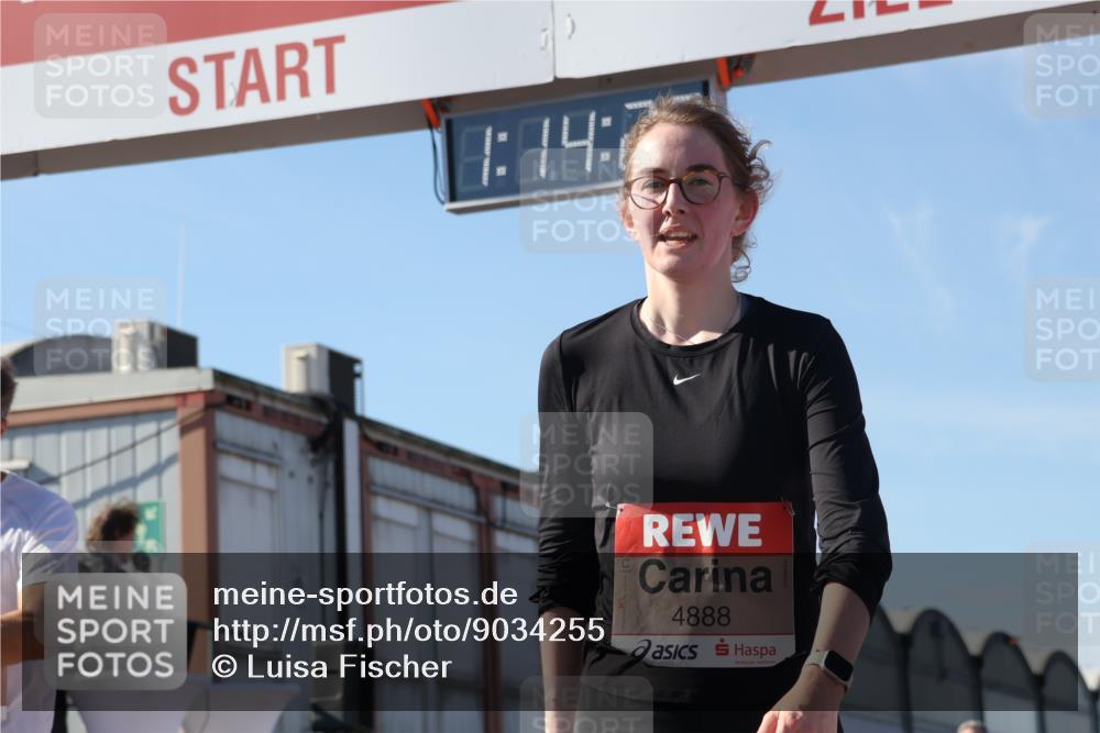 03.10.2025 - Köhlbrandbrückenlauf Luisa Fischer http://msf.ph/oto/9034255 03.10.2025 13:14:19 Ziel 4313, 4426, 4437, 4569, 4641, 4728, 4776, 4809, 4888, 5282, 6012, 6327, 6418, 6512, 6735 meine-sportfotos.de