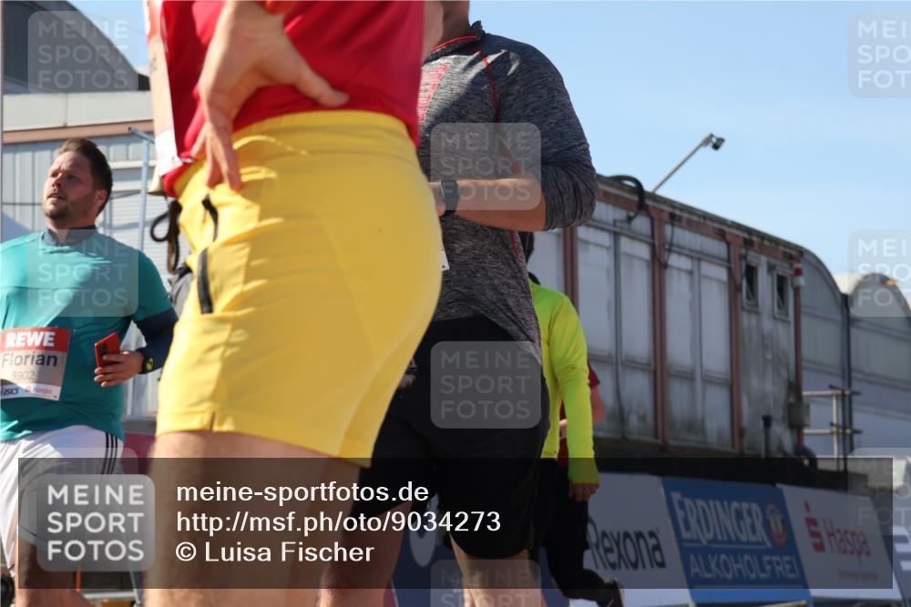 03.10.2025 - Köhlbrandbrückenlauf Luisa Fischer http://msf.ph/oto/9034273 03.10.2025 13:14:28 Ziel 4259, 4400, 4426, 4776, 5132, 5282, 5782, 5805, 5902, 5903, 6012, 6512 meine-sportfotos.de