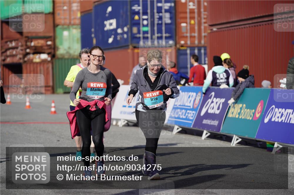 03.10.2025 - Köhlbrandbrückenlauf Michael Burmester http://msf.ph/oto/9034275 03.10.2025 10:43:10 Ziel 2452, 2665, 3289, 3290, 3822 meine-sportfotos.de