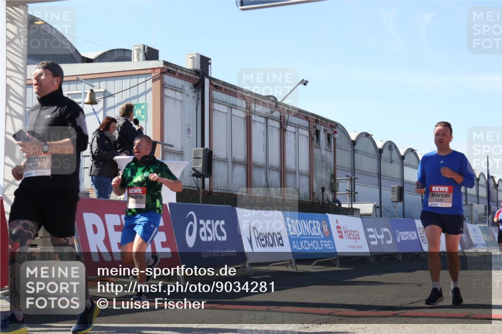03.10.2025 - Köhlbrandbrückenlauf Luisa Fischer http://msf.ph/oto/9034281 03.10.2025 13:14:40 Ziel 4259, 4400, 4424, 4509, 4684, 4692, 4788, 4869, 5249, 5682, 5686, 5711, 5782, 6316, 6448, 6849 meine-sportfotos.de