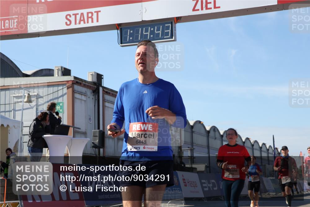 03.10.2025 - Köhlbrandbrückenlauf Luisa Fischer http://msf.ph/oto/9034291 03.10.2025 13:14:42 Ziel 4202, 4259, 4424, 4509, 4533, 4684, 4692, 4788, 4869, 5249, 5682, 5686, 5711, 6316, 6344, 6448, 6849 meine-sportfotos.de