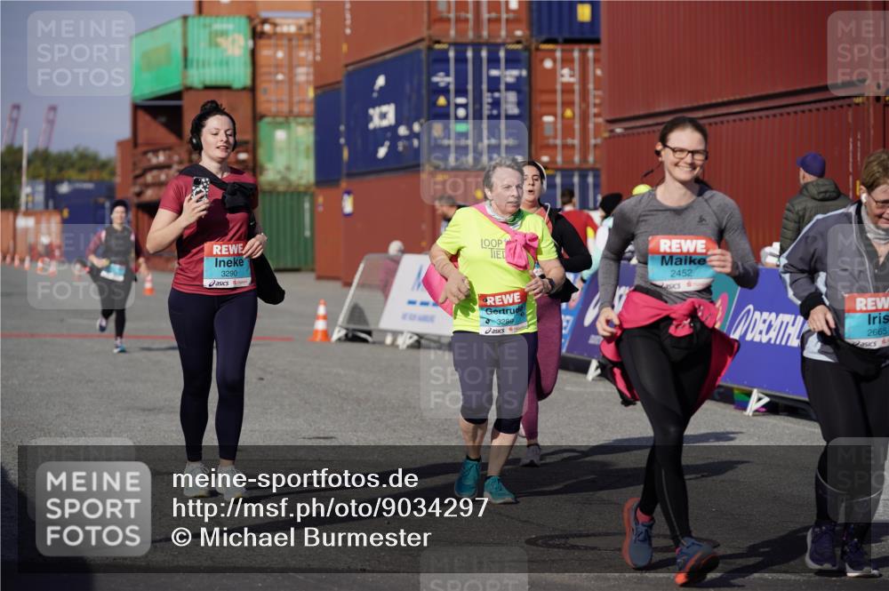 03.10.2025 - Köhlbrandbrückenlauf Michael Burmester http://msf.ph/oto/9034297 03.10.2025 10:43:12 Ziel 2452, 2665, 2795, 3289, 3290, 3822 meine-sportfotos.de
