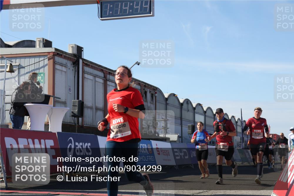 03.10.2025 - Köhlbrandbrückenlauf Luisa Fischer http://msf.ph/oto/9034299 03.10.2025 13:14:43 Ziel 4202, 4259, 4424, 4509, 4533, 4684, 4692, 4788, 4869, 5249, 5682, 5686, 5711, 5814, 6316, 6344, 6448, 6849 meine-sportfotos.de