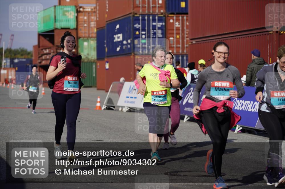 03.10.2025 - Köhlbrandbrückenlauf Michael Burmester http://msf.ph/oto/9034302 03.10.2025 10:43:12 Ziel 2452, 2665, 2795, 3289, 3290, 3822 meine-sportfotos.de