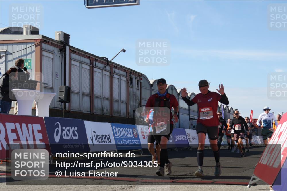 03.10.2025 - Köhlbrandbrückenlauf Luisa Fischer http://msf.ph/oto/9034305 03.10.2025 13:14:44 Ziel 4202, 4224, 4424, 4509, 4533, 4684, 4692, 4788, 4869, 4890, 5249, 5682, 5686, 5711, 5760, 5761, 5814, 6316, 6344, 6448, 6849 meine-sportfotos.de
