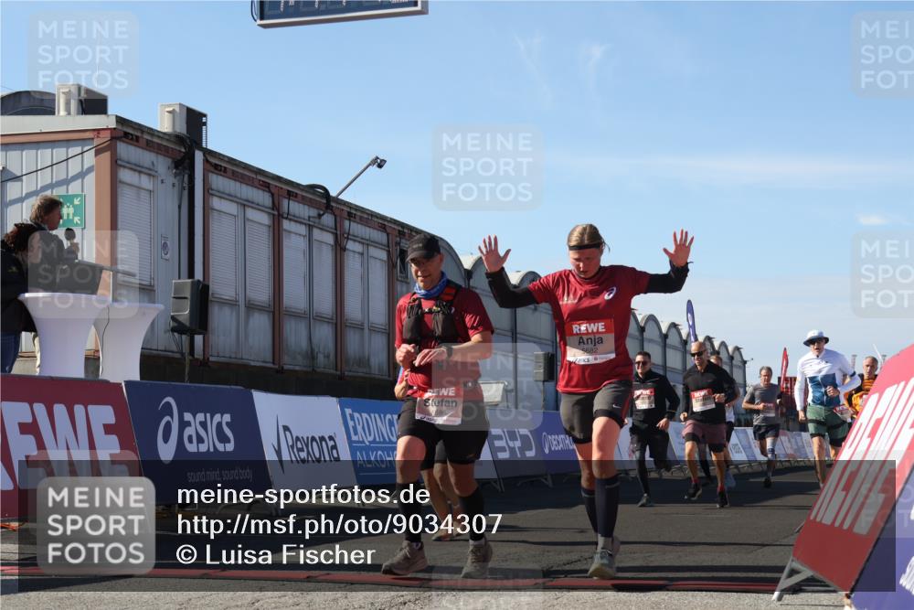 03.10.2025 - Köhlbrandbrückenlauf Luisa Fischer http://msf.ph/oto/9034307 03.10.2025 13:14:44 Ziel 4202, 4224, 4424, 4509, 4533, 4684, 4692, 4788, 4869, 4890, 5249, 5682, 5686, 5711, 5760, 5761, 5814, 6316, 6344, 6448, 6849 meine-sportfotos.de