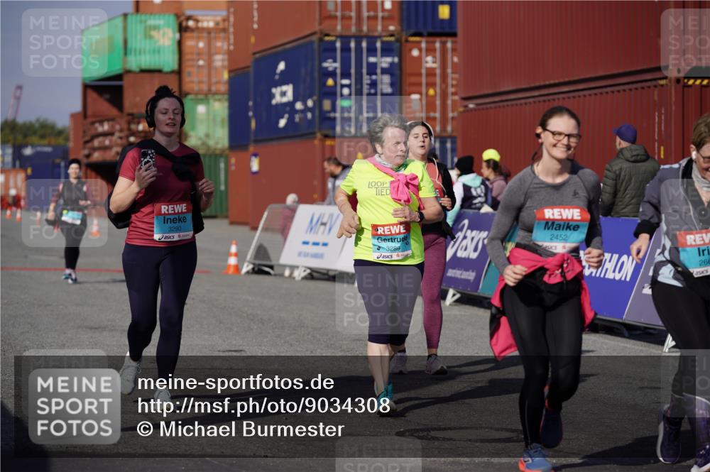 03.10.2025 - Köhlbrandbrückenlauf Michael Burmester http://msf.ph/oto/9034308 03.10.2025 10:43:12 Ziel 2452, 2665, 2795, 3289, 3290, 3822 meine-sportfotos.de