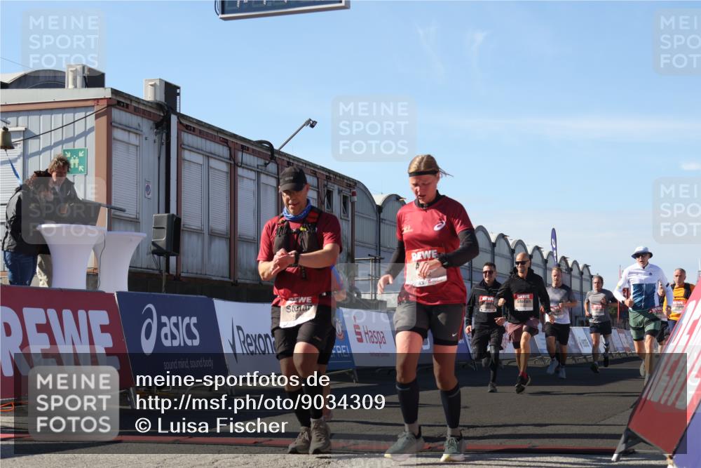 03.10.2025 - Köhlbrandbrückenlauf Luisa Fischer http://msf.ph/oto/9034309 03.10.2025 13:14:45 Ziel 4202, 4224, 4424, 4509, 4533, 4684, 4692, 4788, 4869, 4890, 5249, 5525, 5535, 5682, 5686, 5711, 5760, 5761, 5814, 6316, 6344, 6448, 6849 meine-sportfotos.de