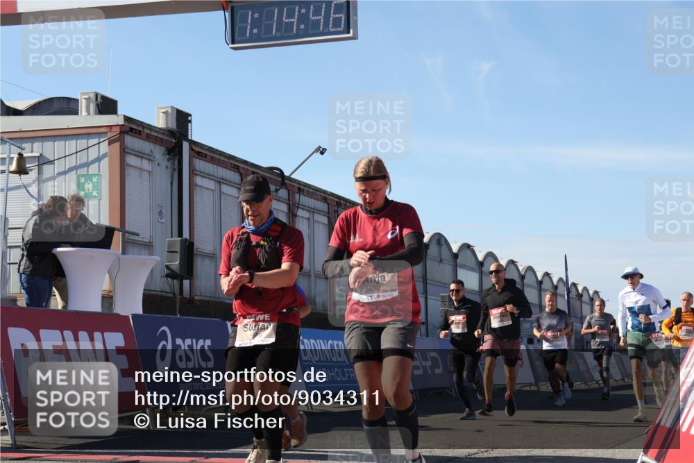 03.10.2025 - Köhlbrandbrückenlauf Luisa Fischer http://msf.ph/oto/9034311 03.10.2025 13:14:45 Ziel 4202, 4224, 4424, 4509, 4533, 4684, 4692, 4788, 4869, 4890, 5249, 5525, 5535, 5682, 5686, 5711, 5760, 5761, 5814, 6316, 6344, 6448, 6849 meine-sportfotos.de