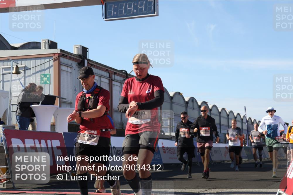 03.10.2025 - Köhlbrandbrückenlauf Luisa Fischer http://msf.ph/oto/9034312 03.10.2025 13:14:45 Ziel 4202, 4224, 4424, 4509, 4533, 4684, 4692, 4788, 4869, 4890, 5249, 5525, 5535, 5682, 5686, 5711, 5760, 5761, 5814, 6316, 6344, 6448, 6849 meine-sportfotos.de