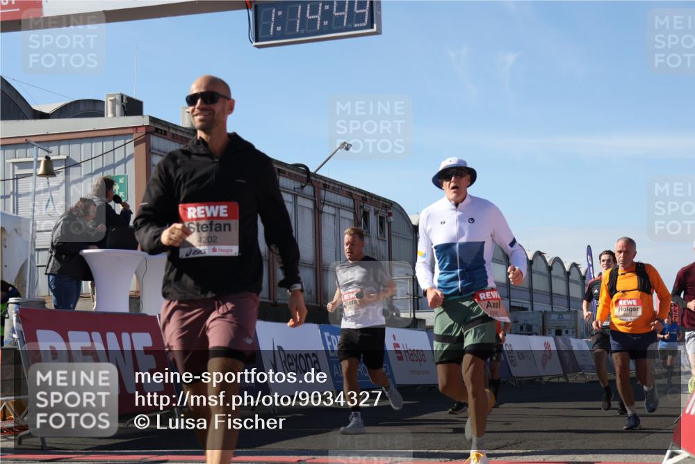 03.10.2025 - Köhlbrandbrückenlauf Luisa Fischer http://msf.ph/oto/9034327 03.10.2025 13:14:48 Ziel 4202, 4224, 4424, 4533, 4692, 4869, 4890, 5525, 5535, 5682, 5686, 5711, 5760, 5761, 5814, 6316, 6344, 6448, 6849 meine-sportfotos.de