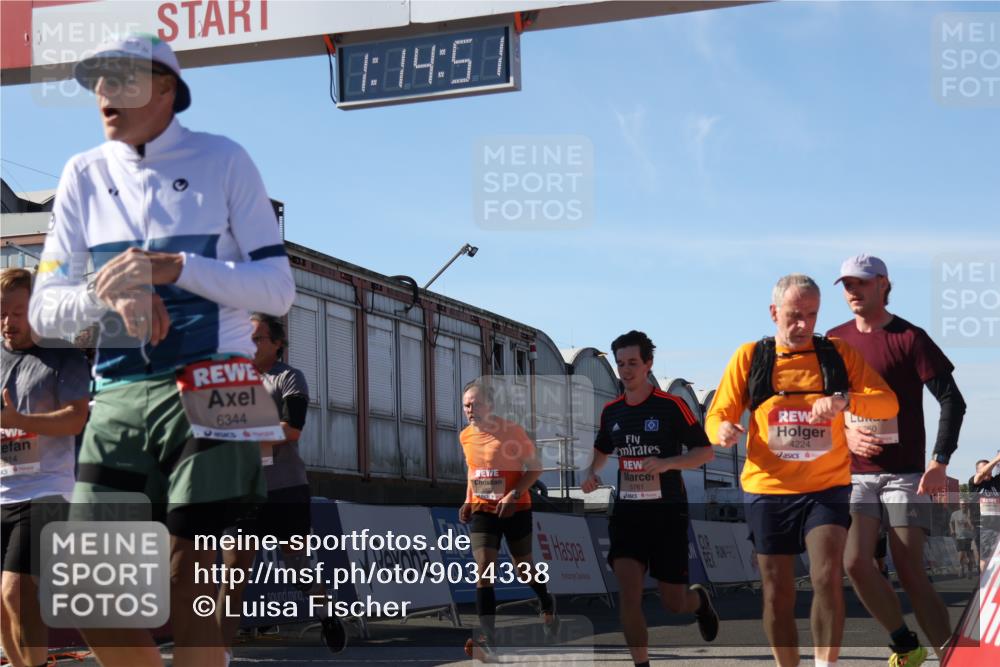 03.10.2025 - Köhlbrandbrückenlauf Luisa Fischer http://msf.ph/oto/9034338 03.10.2025 13:14:49 Ziel 4202, 4224, 4406, 4424, 4533, 4692, 4869, 4890, 5054, 5525, 5535, 5682, 5686, 5711, 5760, 5761, 5814, 6293, 6316, 6344, 6448, 6849 meine-sportfotos.de