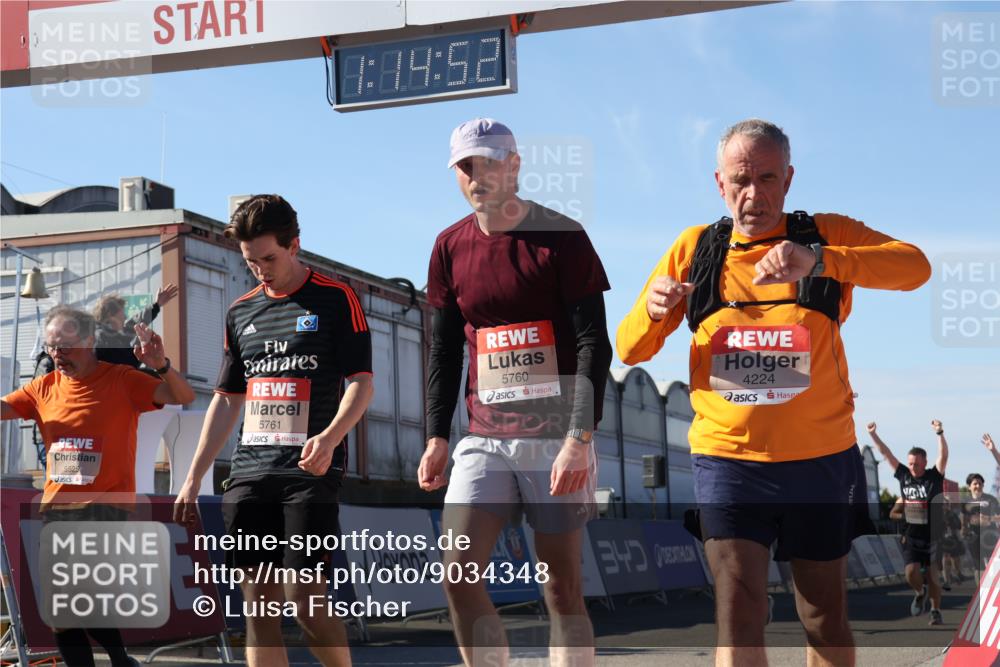 03.10.2025 - Köhlbrandbrückenlauf Luisa Fischer http://msf.ph/oto/9034348 03.10.2025 13:14:51 Ziel 4202, 4224, 4406, 4533, 4869, 4890, 5054, 5525, 5535, 5682, 5686, 5711, 5760, 5761, 5814, 6017, 6293, 6316, 6344, 6448, 6815 meine-sportfotos.de