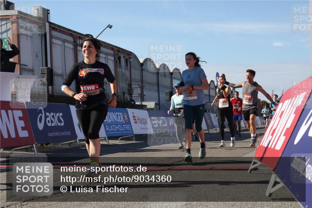 03.10.2025 - Köhlbrandbrückenlauf Luisa Fischer http://msf.ph/oto/9034360 03.10.2025 13:14:57 Ziel 4202, 4224, 4232, 4282, 4406, 4533, 4784, 4890, 5054, 5173, 5525, 5535, 5737, 5760, 5761, 5814, 6017, 6128, 6129, 6293, 6344, 6454, 6815 meine-sportfotos.de