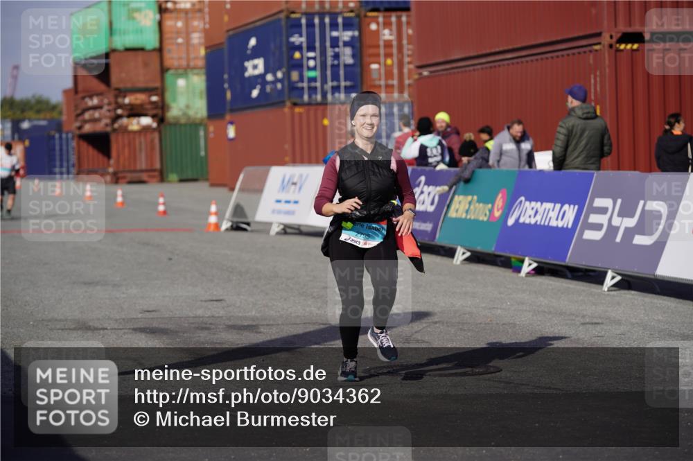 03.10.2025 - Köhlbrandbrückenlauf Michael Burmester http://msf.ph/oto/9034362 03.10.2025 10:43:19 Ziel 2795 meine-sportfotos.de